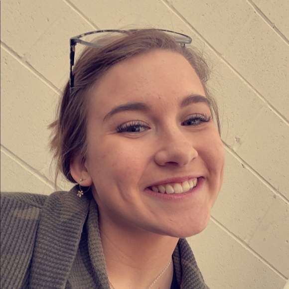 Meet your Posher, Kaylen - Picture 1 of 1